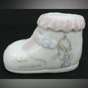 Precious Moments 1994 Shoe Bank Girl W/Doll Jesus Lives Me Ceramic like new